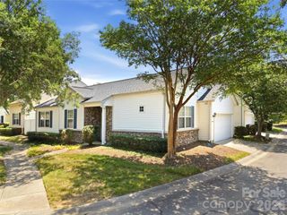 9035 Meadowmont View Drive, Charlotte, NC 28269