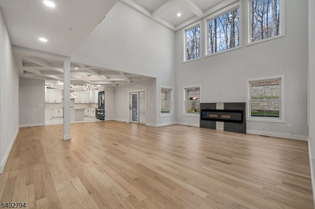 79 Park Pl, Watchung Boro, NJ 07069