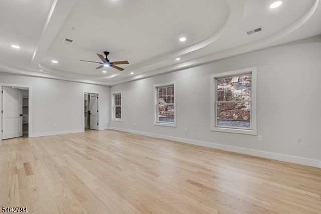 79 Park Pl, Watchung Boro, NJ 07069