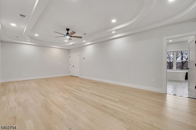 79 Park Pl, Watchung Boro, NJ 07069