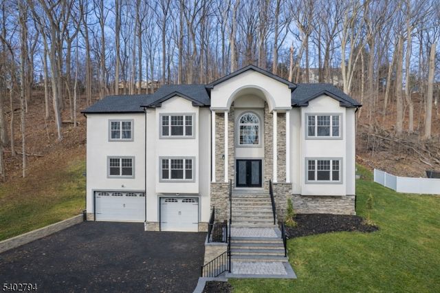 79 Park Pl, Watchung Boro, NJ 07069