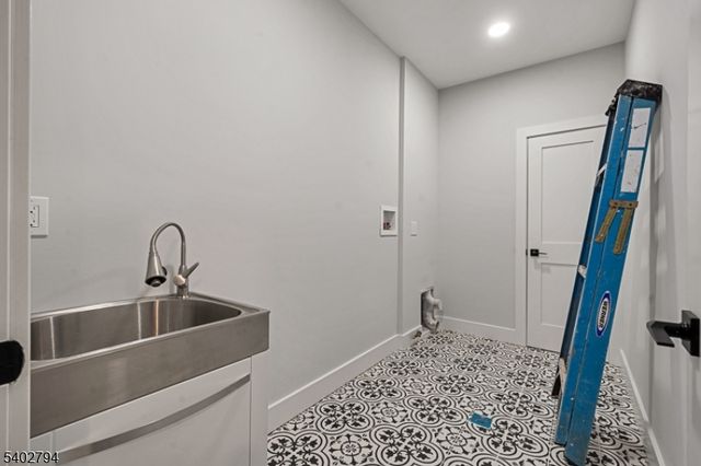 79 Park Pl, Watchung Boro, NJ 07069