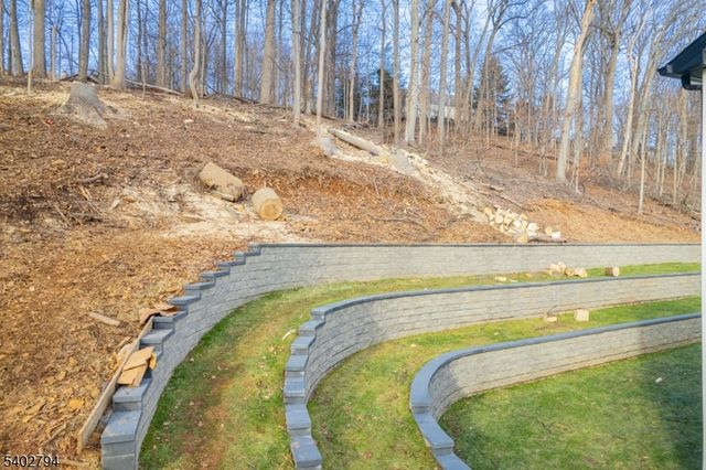 79 Park Pl, Watchung Boro, NJ 07069