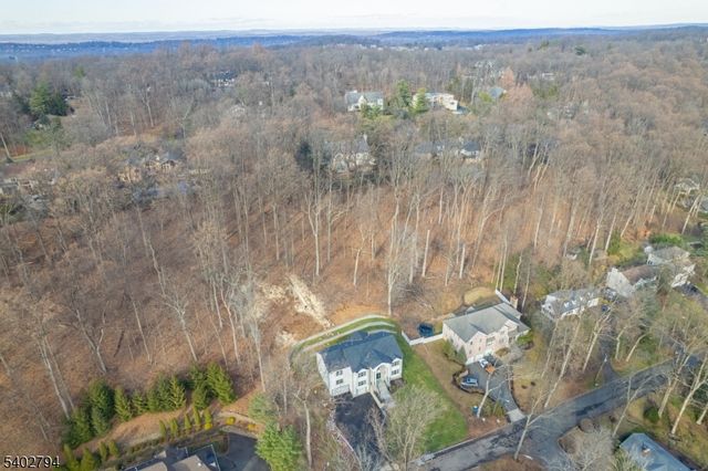 79 Park Pl, Watchung Boro, NJ 07069