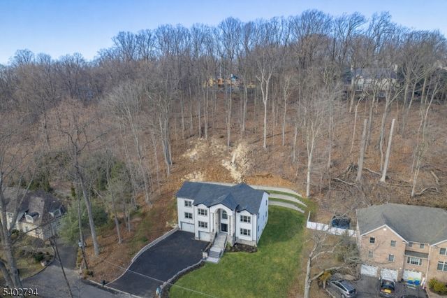 79 Park Pl, Watchung Boro, NJ 07069