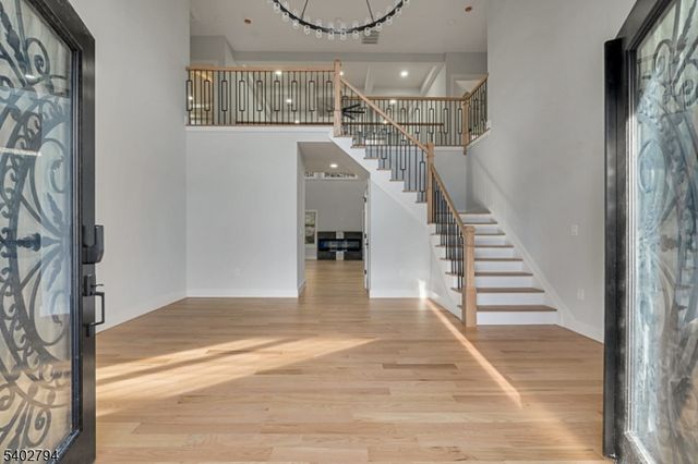 79 Park Pl, Watchung Boro, NJ 07069