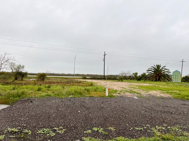 1112 Highway 87, Port Bolivar, TX 77650