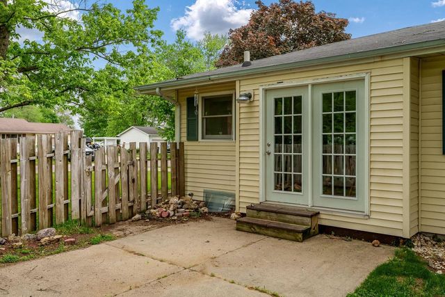 301 8th Avenue, Brodhead, WI 53520