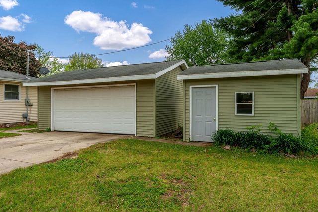 301 8th Avenue, Brodhead, WI 53520