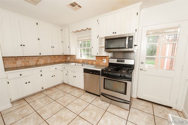 409 Honeysuckle Court, Montgomery, AL 36109