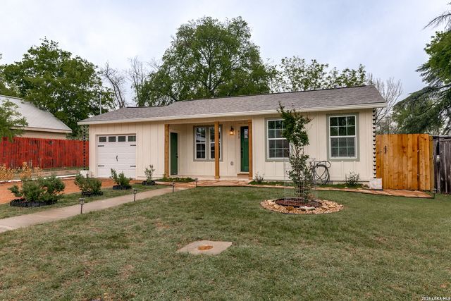 713 Lamar, Kerrville, TX 78028