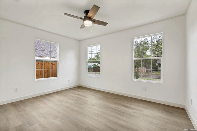 713 Lamar, Kerrville, TX 78028