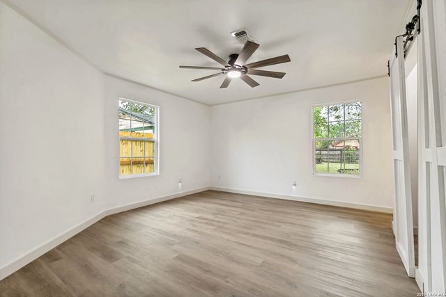 713 Lamar, Kerrville, TX 78028