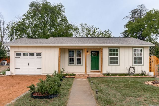 713 Lamar, Kerrville, TX 78028