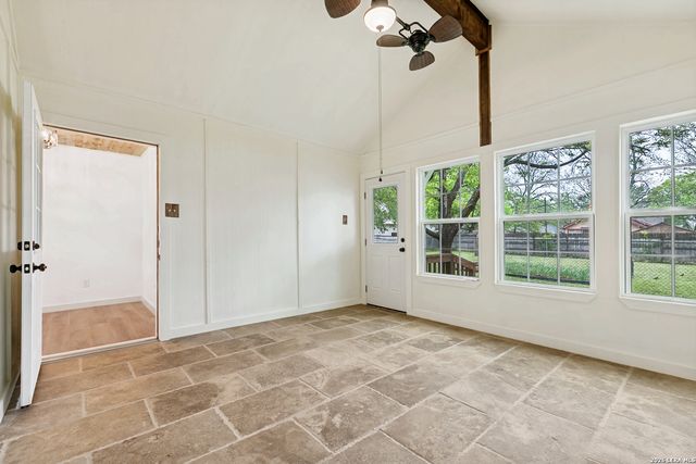 713 Lamar, Kerrville, TX 78028