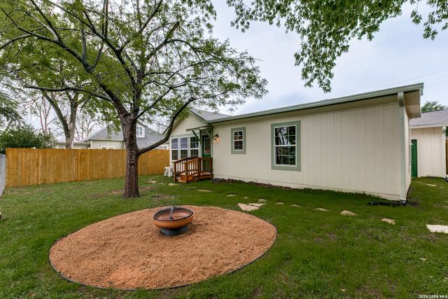 713 Lamar, Kerrville, TX 78028