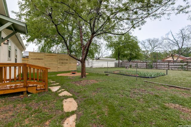 713 Lamar, Kerrville, TX 78028