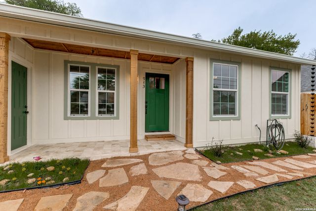 713 Lamar, Kerrville, TX 78028