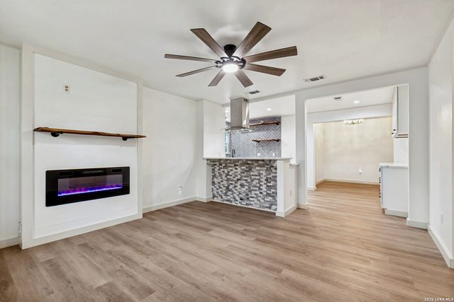 713 Lamar, Kerrville, TX 78028