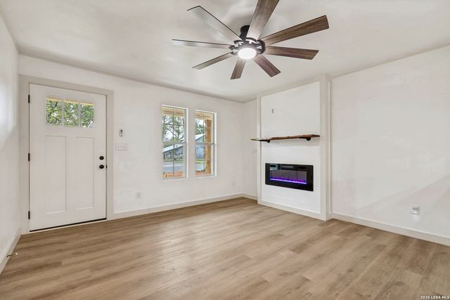 713 Lamar, Kerrville, TX 78028