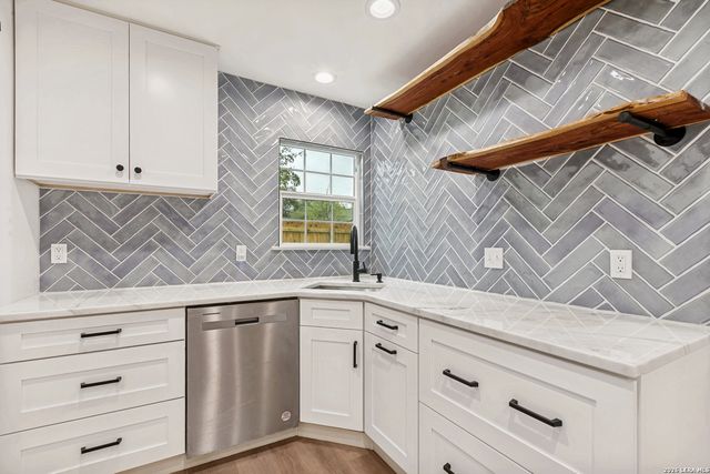 713 Lamar, Kerrville, TX 78028