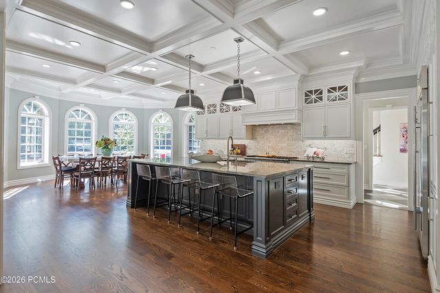 5543 Walker Woods Lane, Holladay, UT 84117