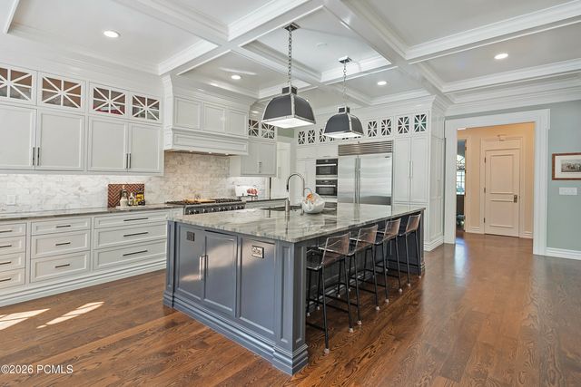 5543 Walker Woods Lane, Holladay, UT 84117