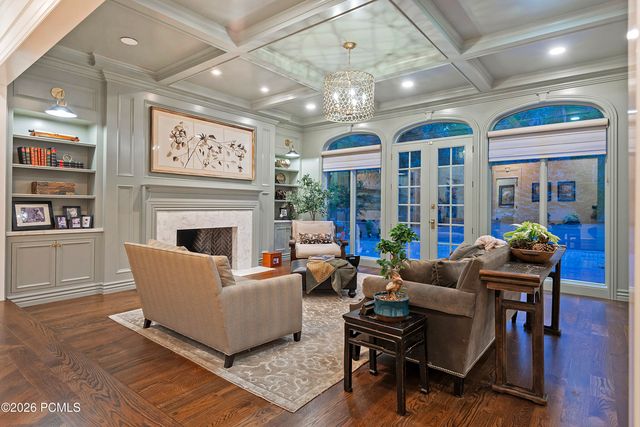5543 Walker Woods Lane, Holladay, UT 84117
