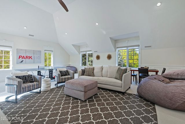 5543 Walker Woods Lane, Holladay, UT 84117