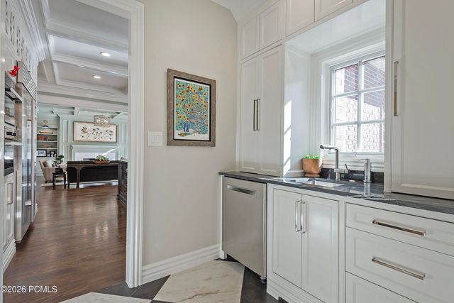 5543 Walker Woods Lane, Holladay, UT 84117
