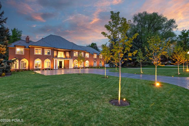 5543 Walker Woods Lane, Holladay, UT 84117