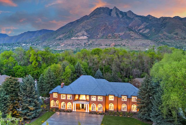 5543 Walker Woods Lane, Holladay, UT 84117