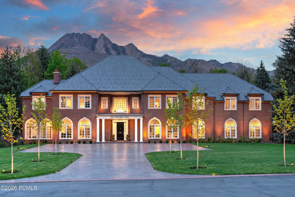 5543 Walker Woods Lane, Holladay, UT 84117