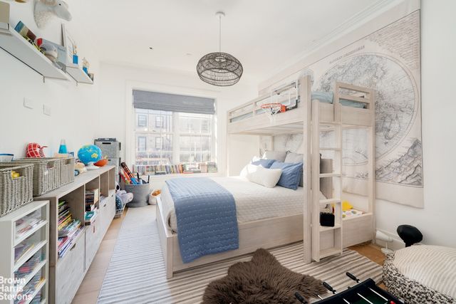 318 W 20TH Street, New York City, NY 10011