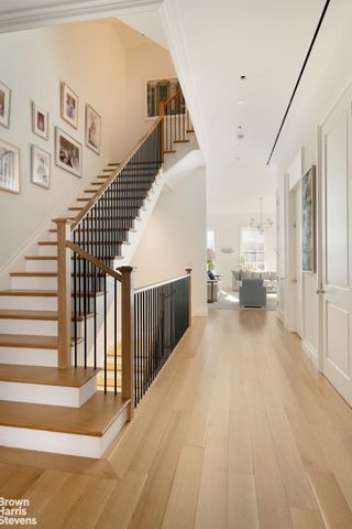 318 W 20TH Street, New York City, NY 10011