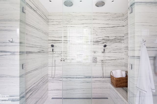 318 W 20TH Street, New York City, NY 10011