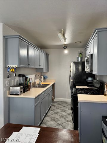 5330 East Charleston Boulevard 45, Las Vegas, NV 89142