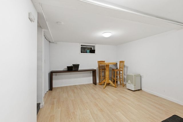 14 Mount Pleasant Ave, Dracut, MA 01826