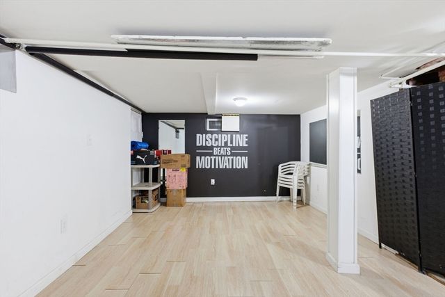 14 Mount Pleasant Ave, Dracut, MA 01826