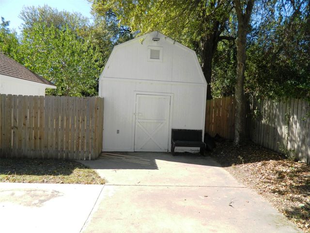 511 N Tucker Street, Leonard, TX 75452