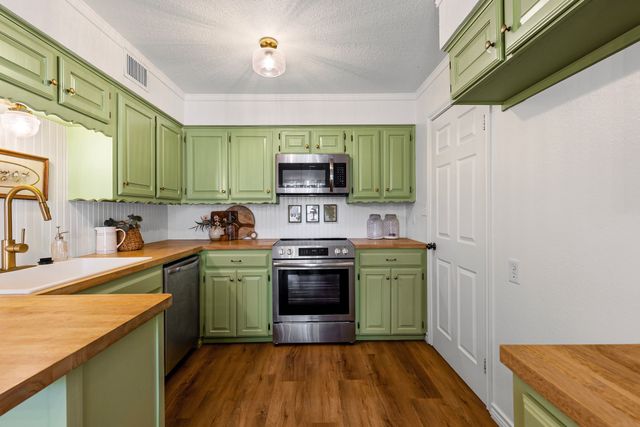511 N Tucker Street, Leonard, TX 75452