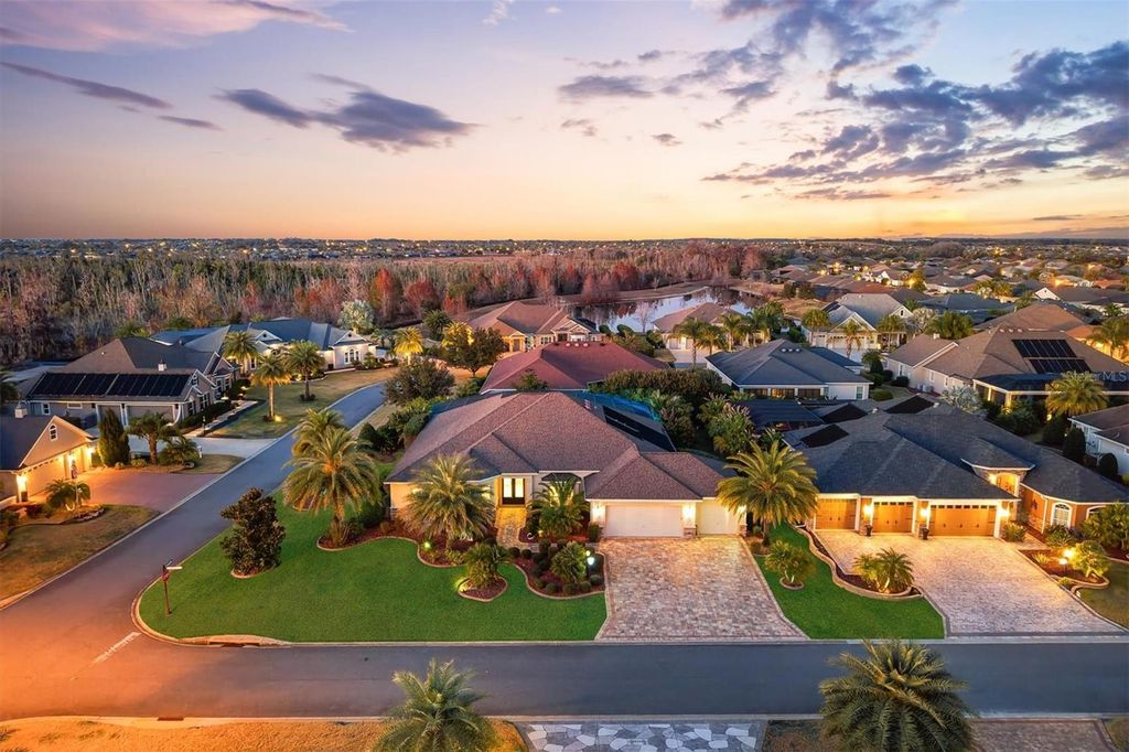 Image 2 of property listing at 849 OAKWOOD STREET, The Villages, FL 32163