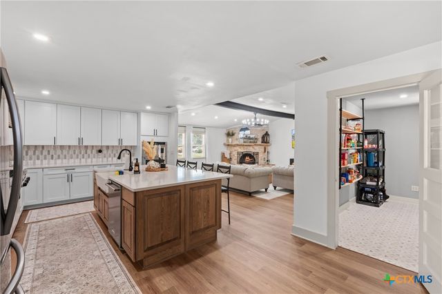 702 E Sandy Lane, Little River Academy, TX 76554