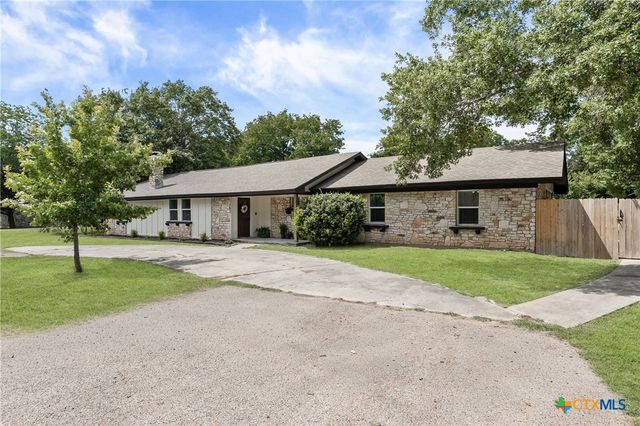 702 E Sandy Lane, Little River Academy, TX 76554