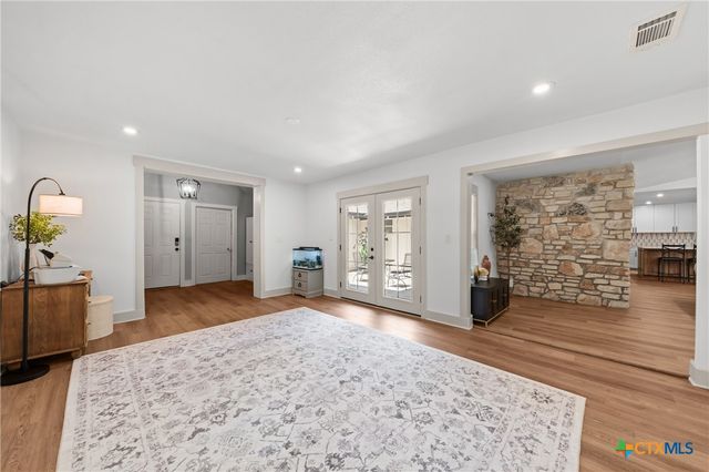 702 E Sandy Lane, Little River Academy, TX 76554