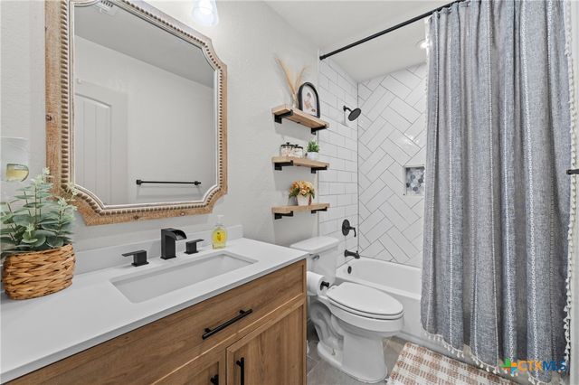 702 E Sandy Lane, Little River Academy, TX 76554