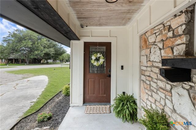 702 E Sandy Lane, Little River Academy, TX 76554