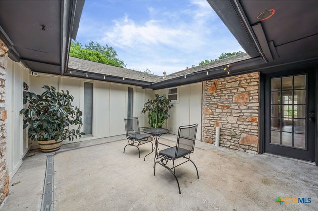 702 E Sandy Lane, Little River Academy, TX 76554