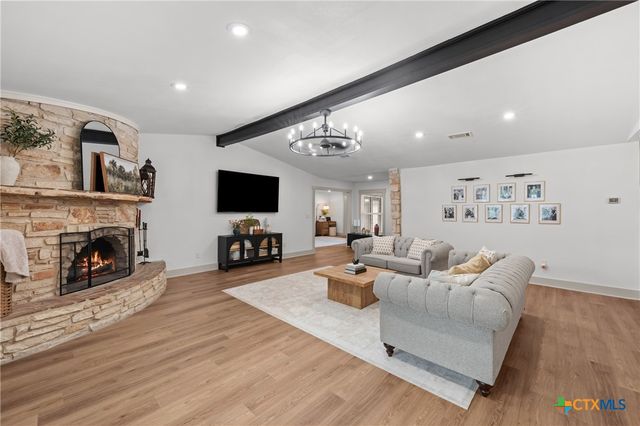 702 E Sandy Lane, Little River Academy, TX 76554
