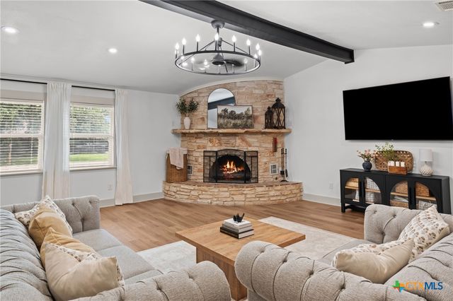 702 E Sandy Lane, Little River Academy, TX 76554